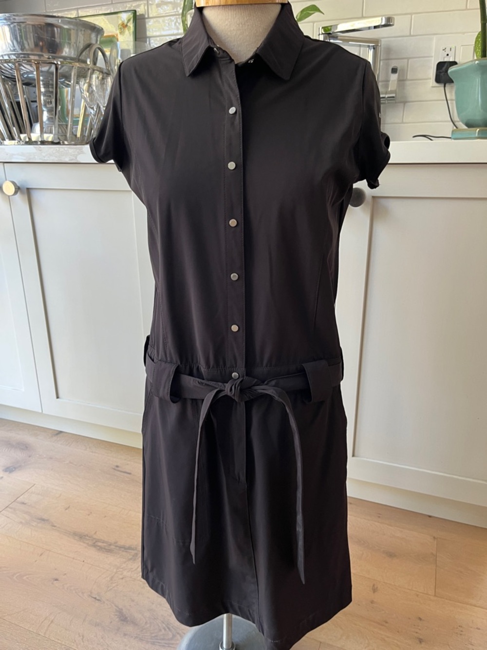 Rohnisch Black Short-Sleeve Golf Wear Snap front Belted Shirt Dress